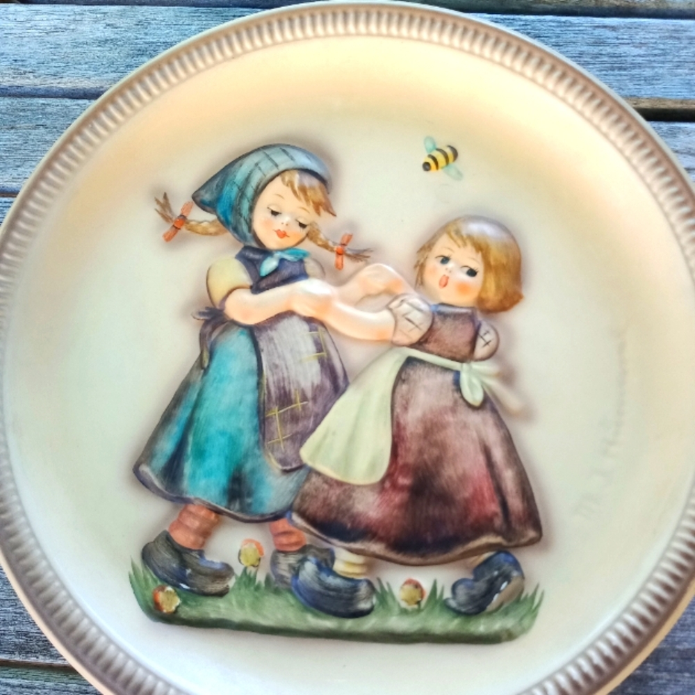 M.J.Hummel Goebel plate